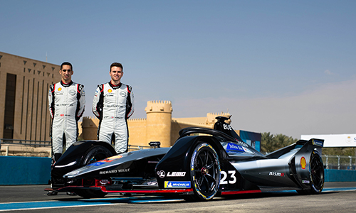 3-日產(chǎn)汽車e.dams車隊車手塞巴斯蒂安·布埃米（Sebastien Buemi）及奧利弗·羅蘭德(Oliver Rowland)首戰(zhàn)分獲第六、七名的好成績（文章內(nèi)）.jpg